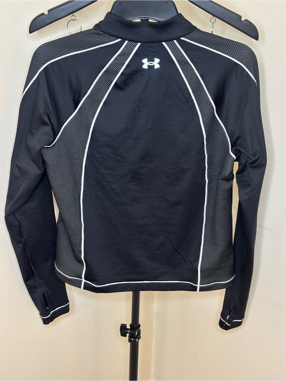 Under Armour Black Activewear Set 1/2 Zip Top & Piping Leggings - Picture 5 of 8